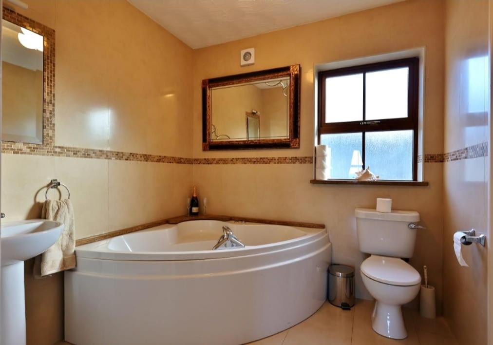 The Cliffs Of Moher Holiday House 杜林 外观 照片