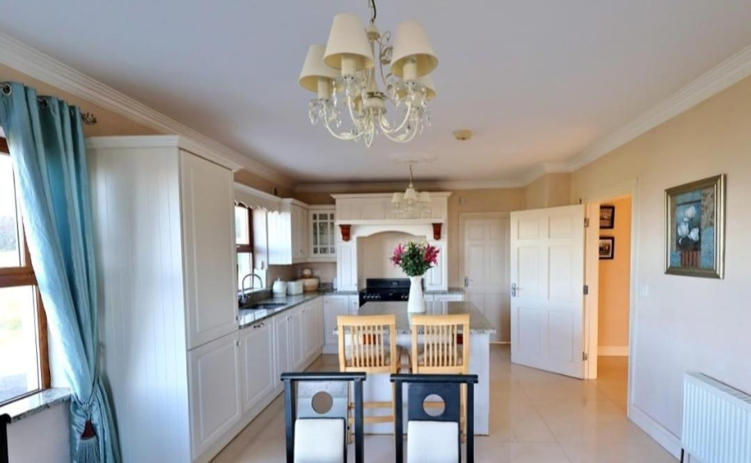 The Cliffs Of Moher Holiday House 杜林 外观 照片